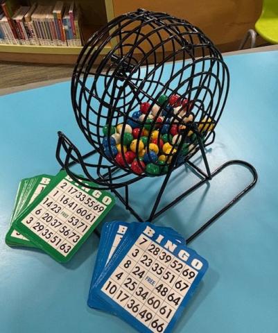 Bingo spinner and bingo cards