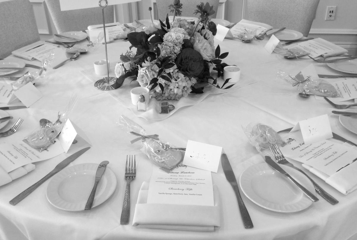 set table luncheon