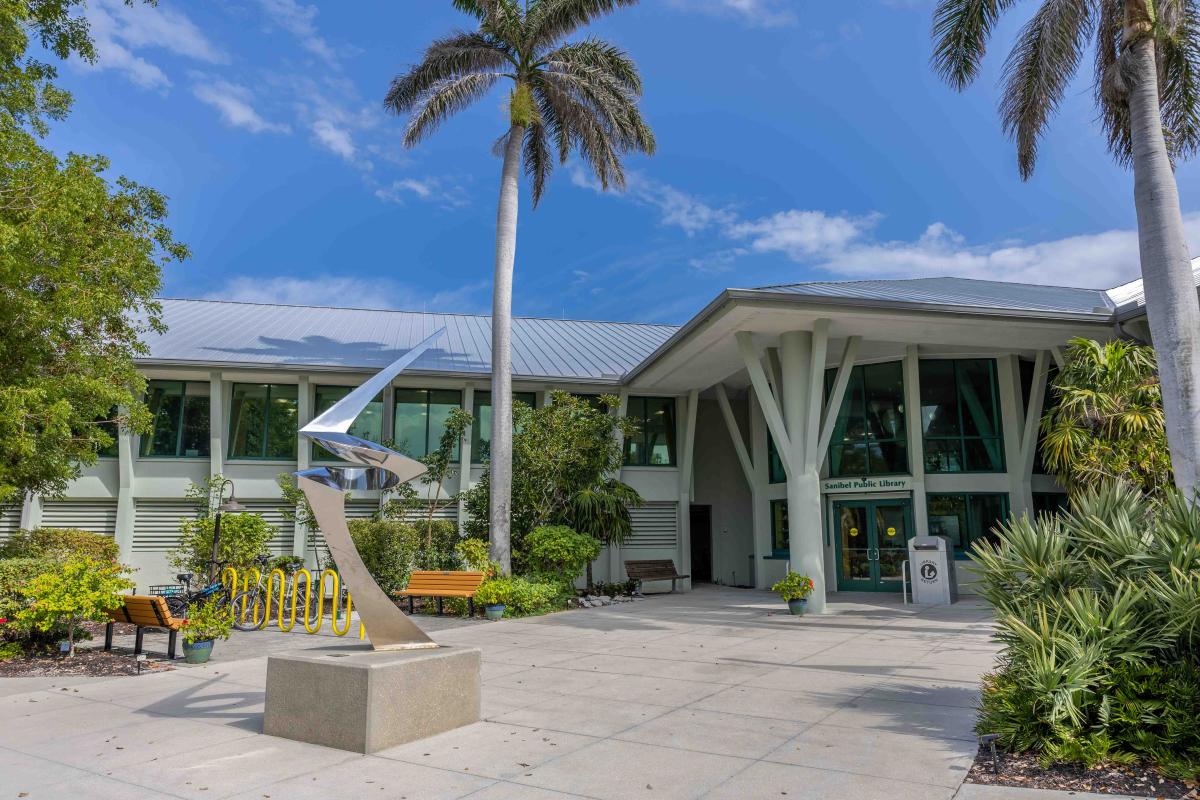 The front entrance of the Sanibel Public Library.